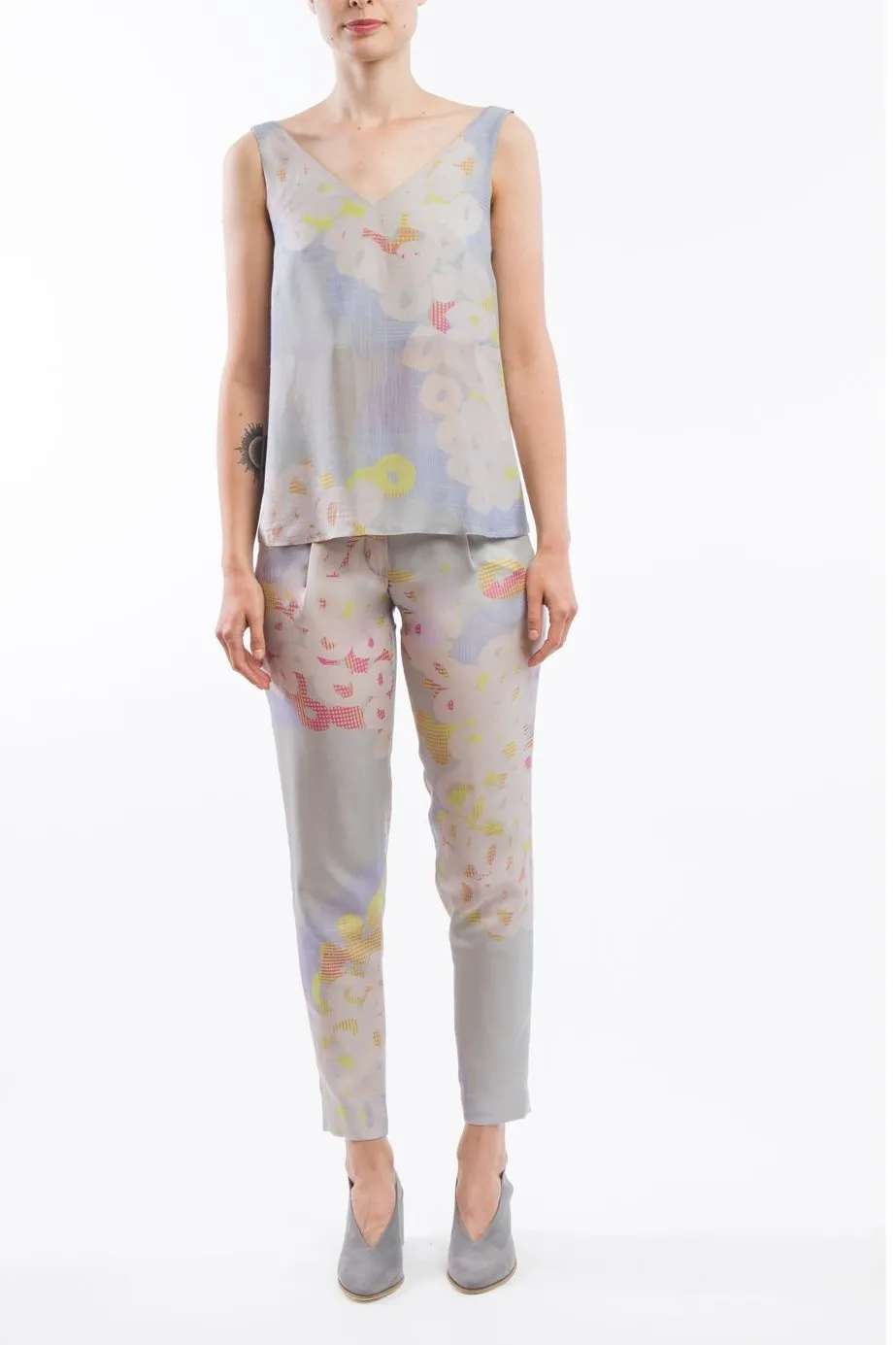 V-neck Print Grey